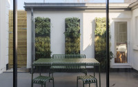 London contemporary courtyard